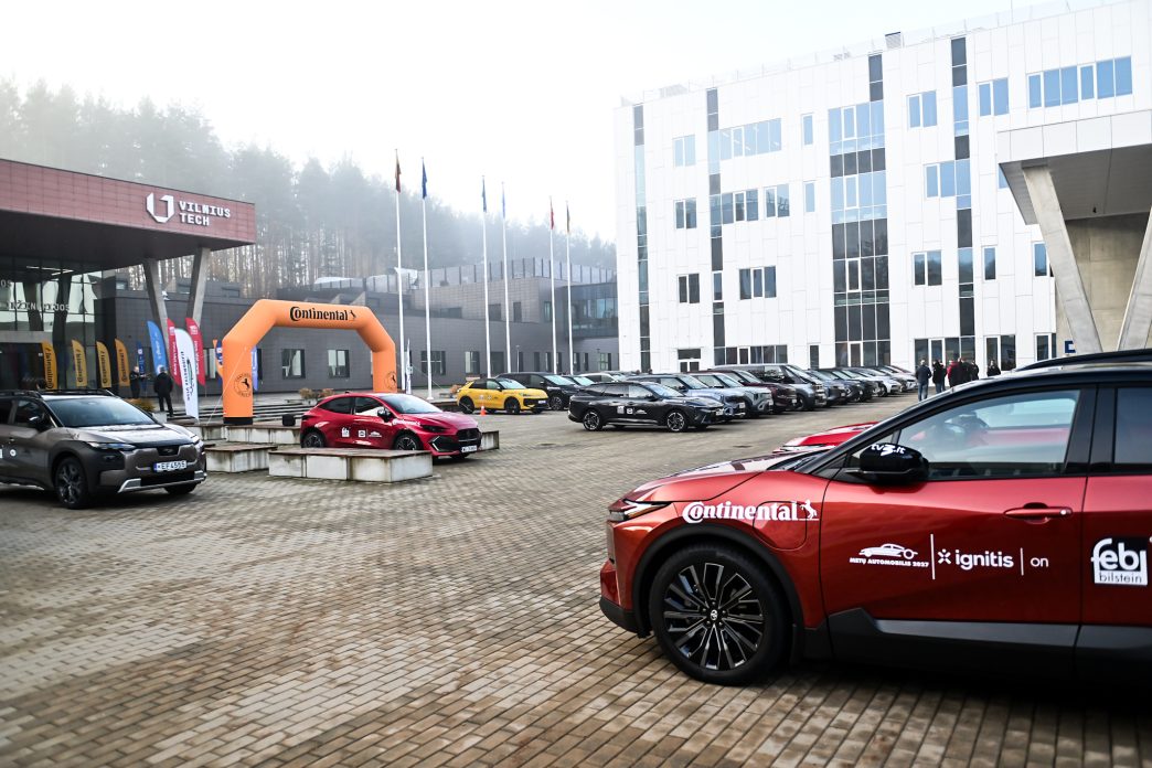 startavo-jubiliejinis-„lietuvos-metu-automobilis-2027“:-kovoja-44-automobiliai