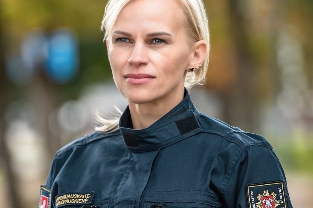 pareigune-ausra-mandrijauskaite–dambrauskiene:-„-darba-ir-savanoryste-vienija-tas-pats-tikslas-–-pagalba-zmonems“
