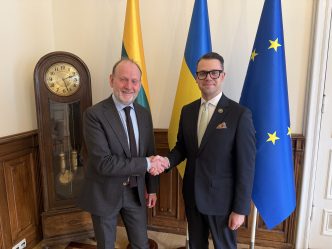 lietuva-ruosiasi-2028-m.-geteborgo-knygu-mugei-–-su-svedijos-ambasadoriumi-aptartos-bendradarbiavimo-galimybes